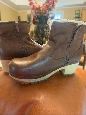 Women's Brown Ankle Booties with Side Zip and Shearling Lining